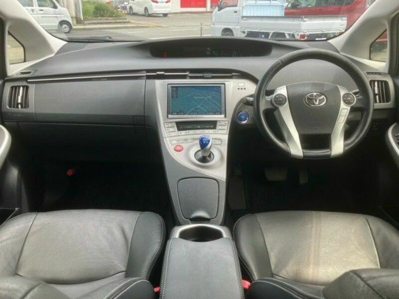 PRIUS-10