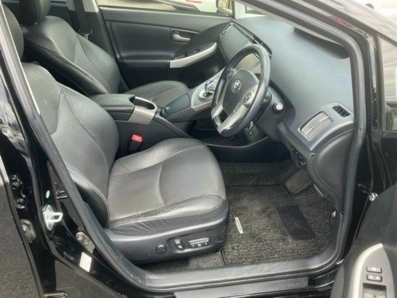 PRIUS-11