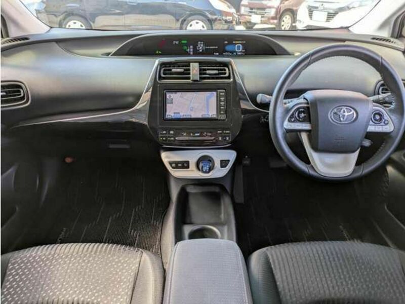 PRIUS-8