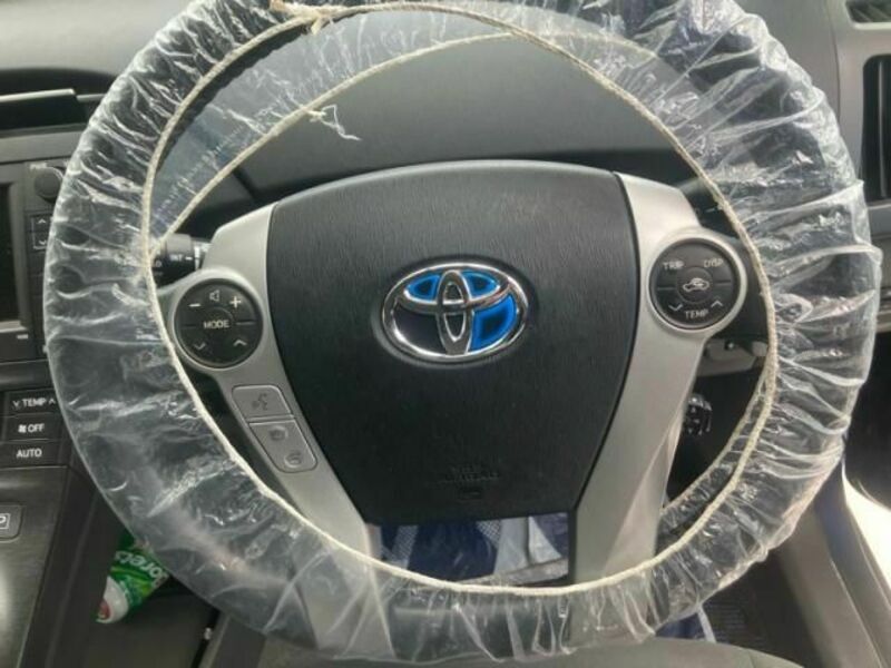 PRIUS-16