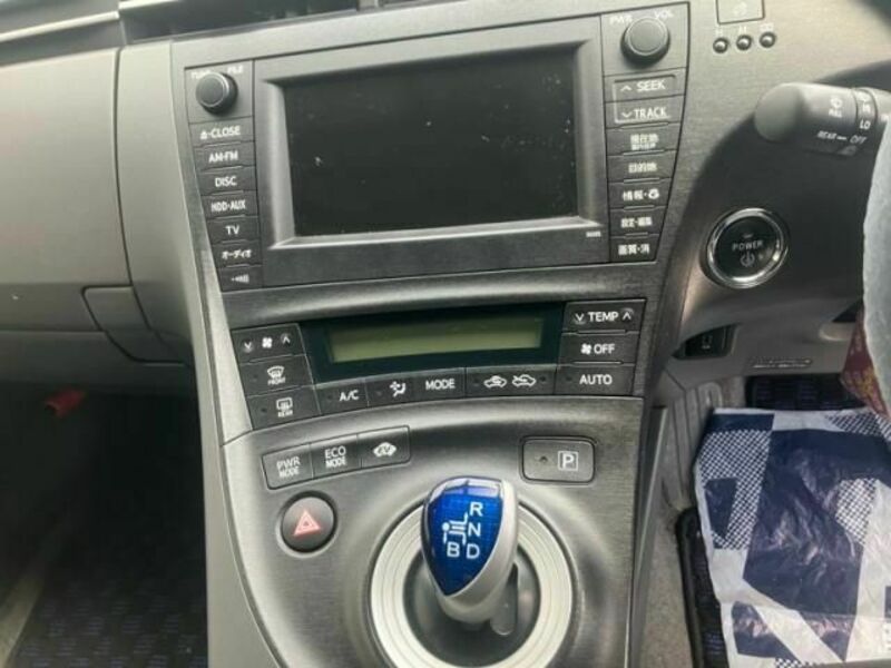 PRIUS-17