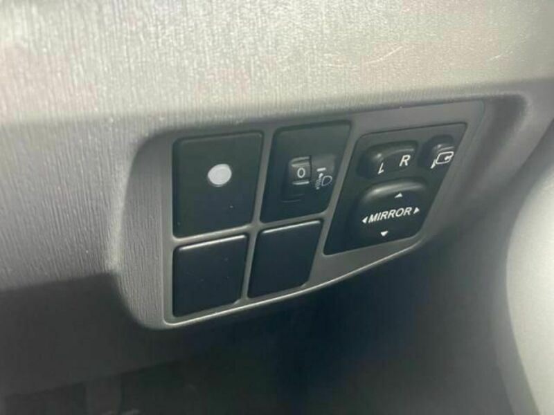 PRIUS-18