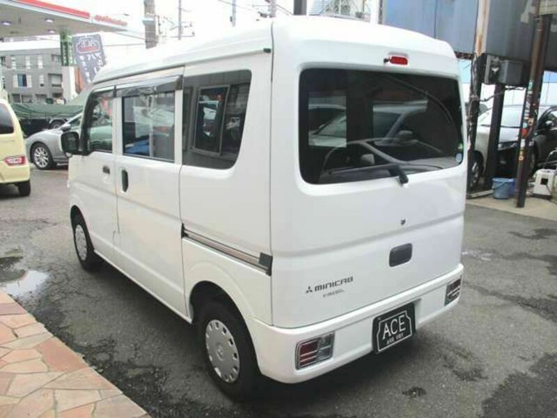 MINICAB VAN