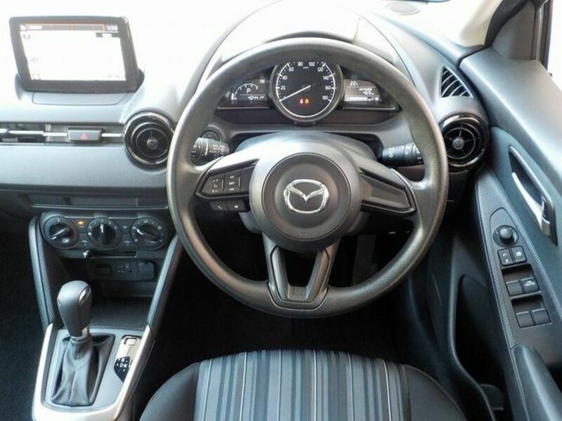 MAZDA2