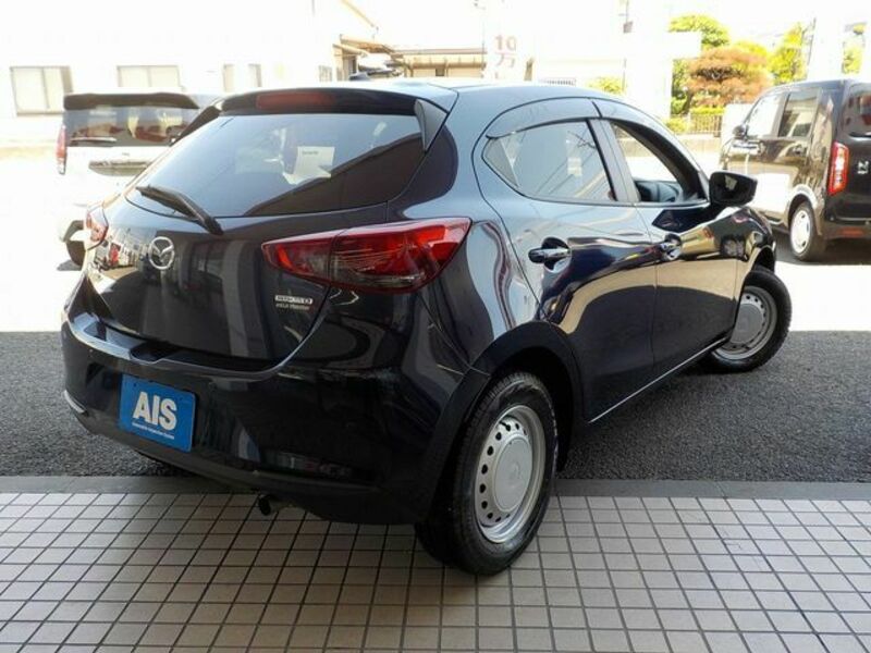 MAZDA2