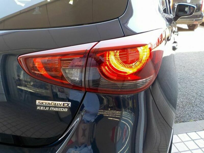 MAZDA2
