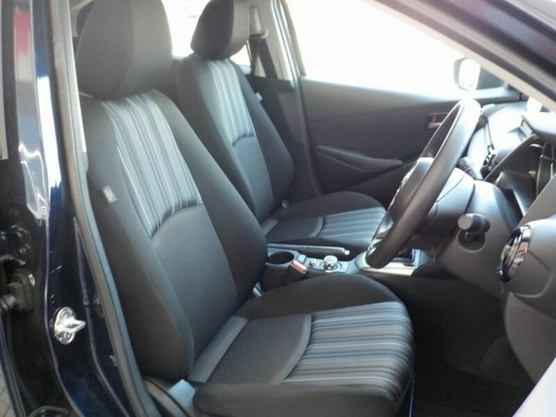 MAZDA2