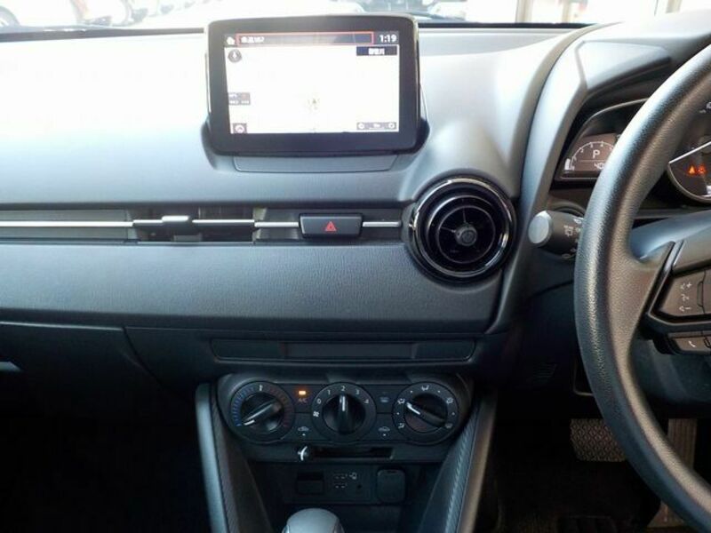 MAZDA2