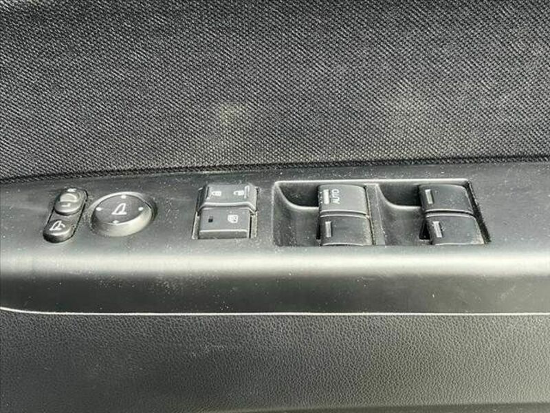 N BOX CUSTOM-28