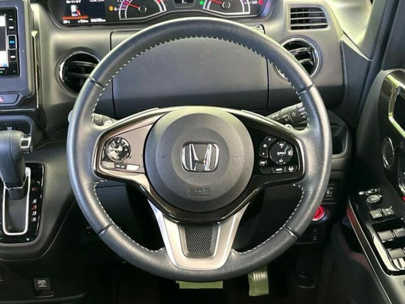 N BOX CUSTOM-11