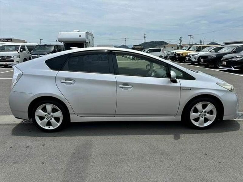PRIUS-11