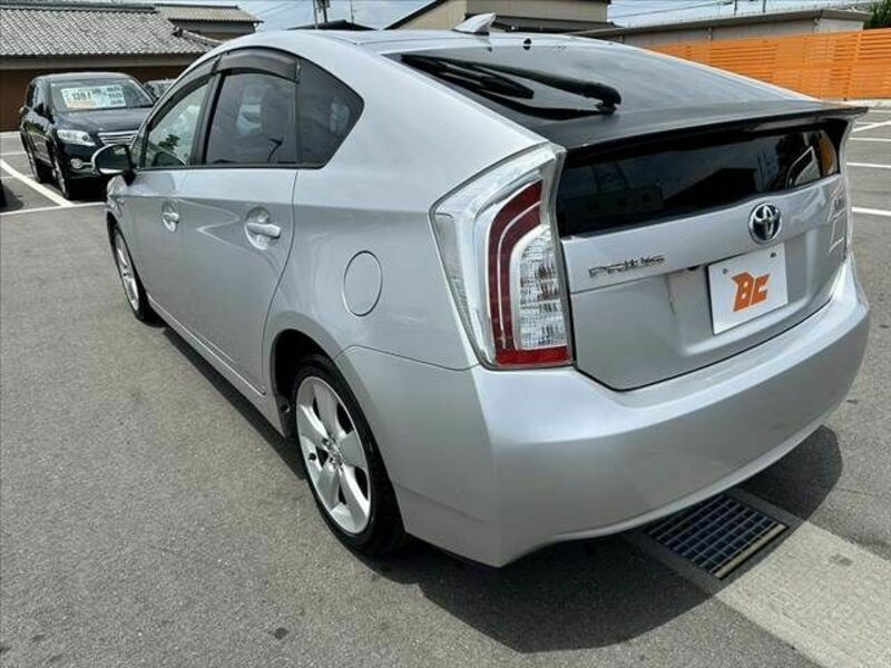 PRIUS-12