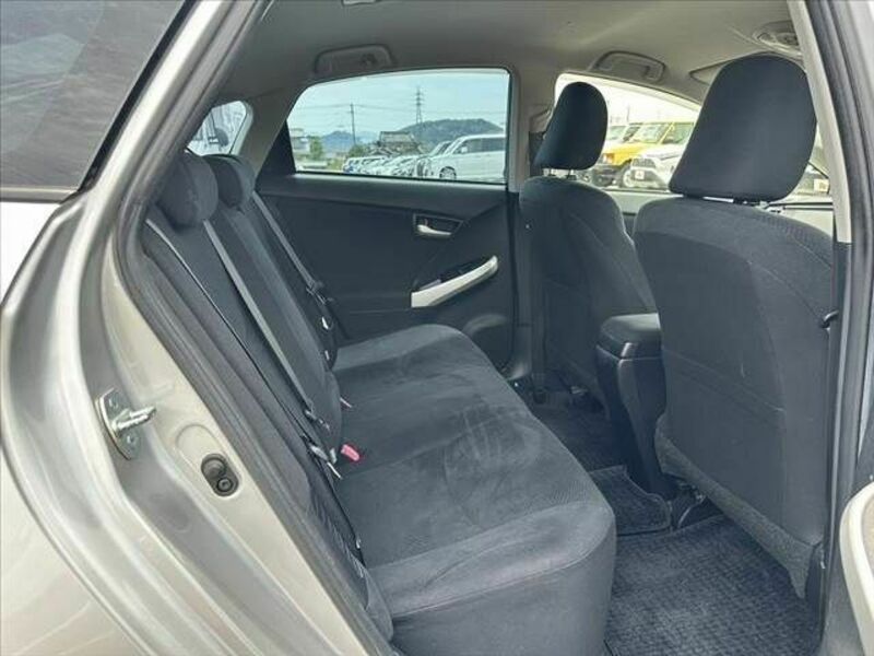 PRIUS-18