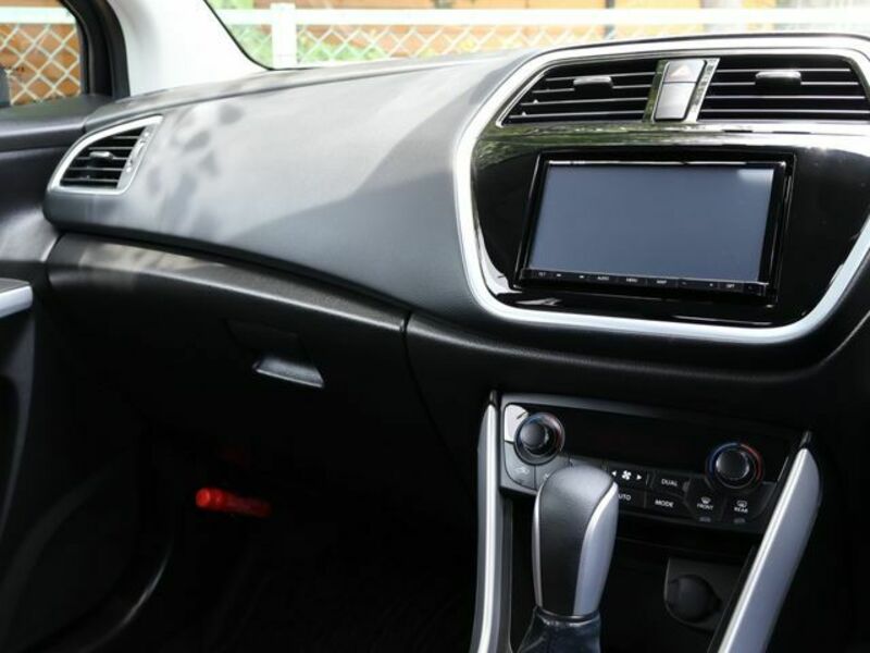 SX4 S-CROSS