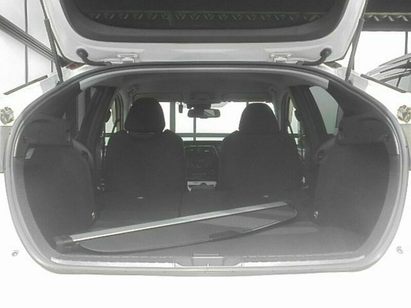 PRIUS-28