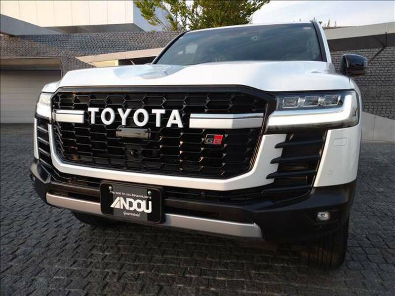 LAND CRUISER