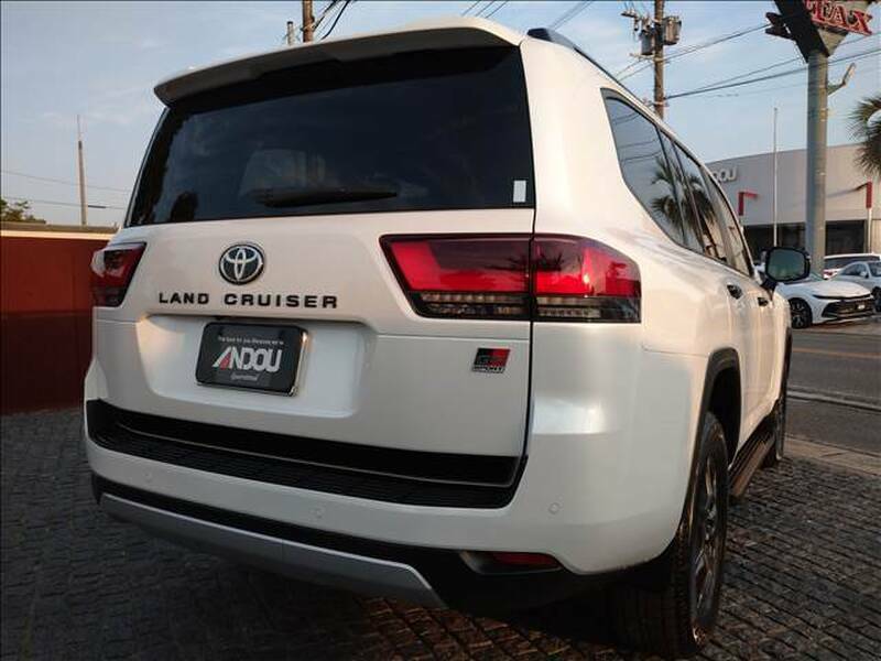 LAND CRUISER
