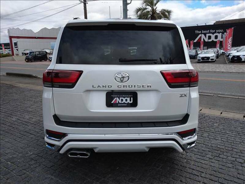 LAND CRUISER
