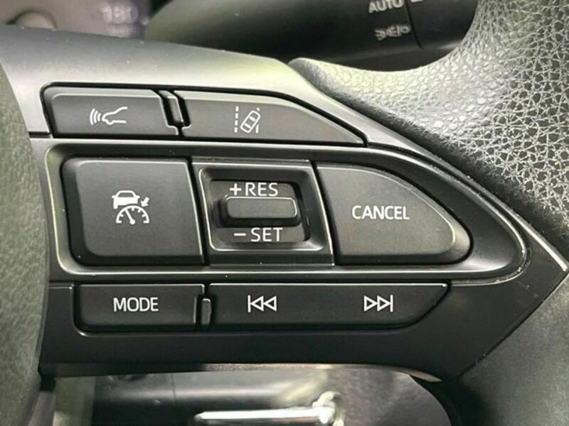 YARIS-5