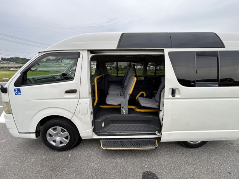 HIACE VAN