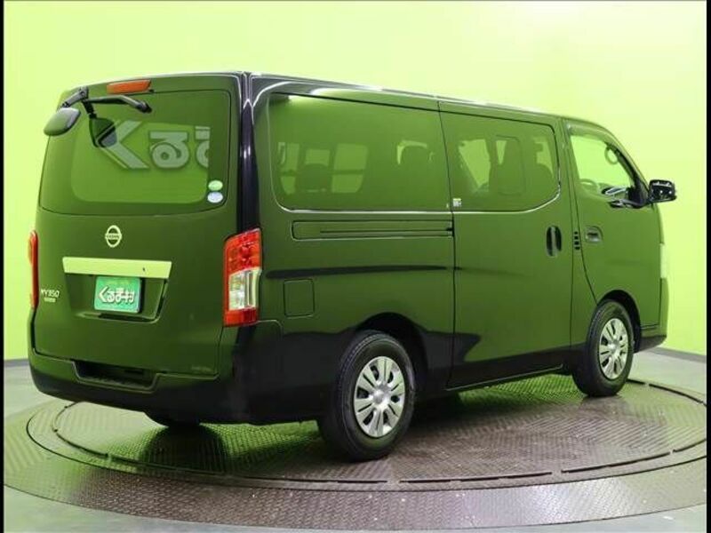 NV350 CARAVAN-1