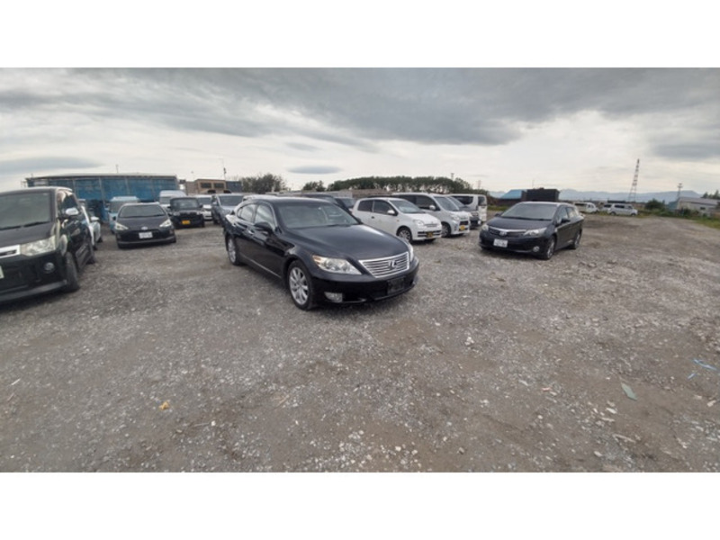 LEXUS LS