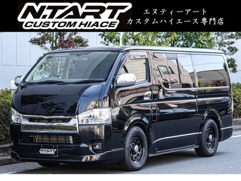 TOYOTA HIACE VAN