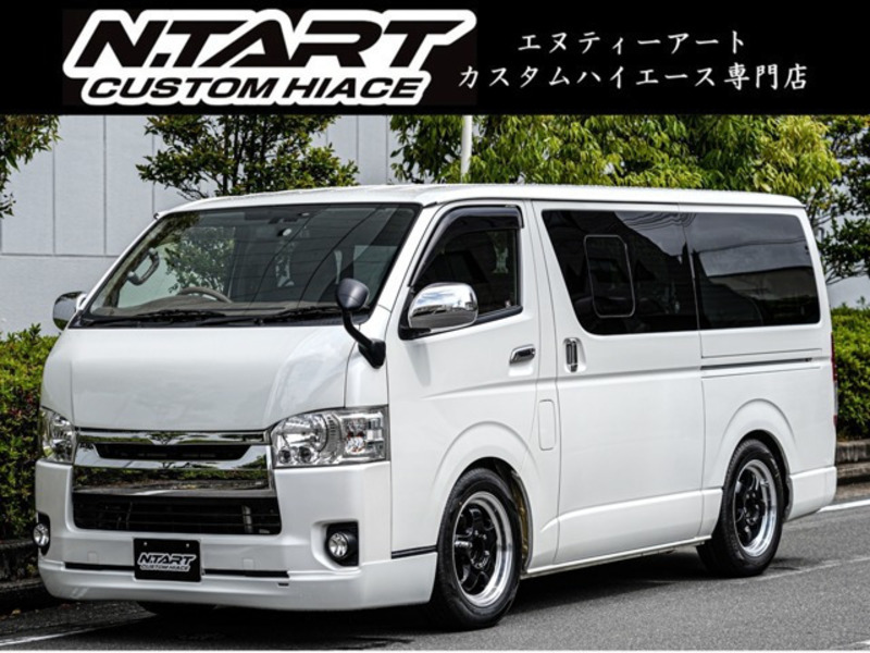 TOYOTA HIACE VAN