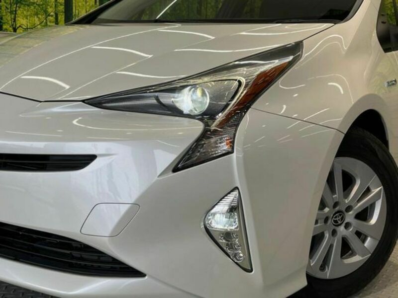 PRIUS-12