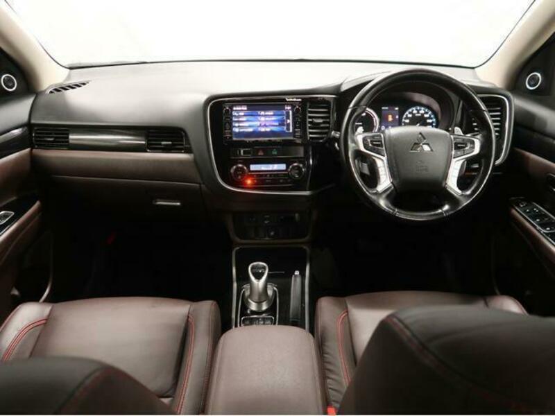 OUTLANDER PHEV-1