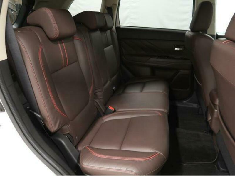 OUTLANDER PHEV-3