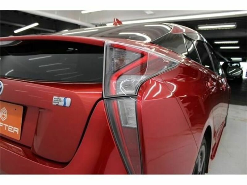 PRIUS-10