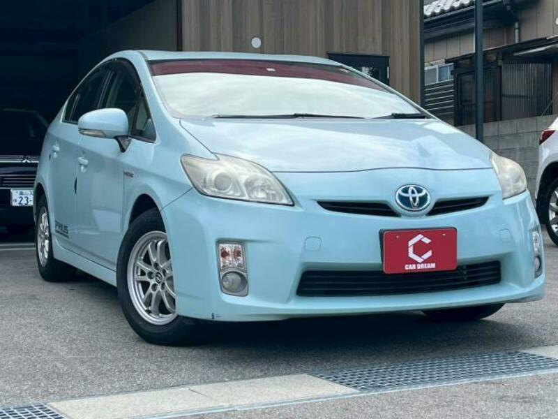 TOYOTA PRIUS