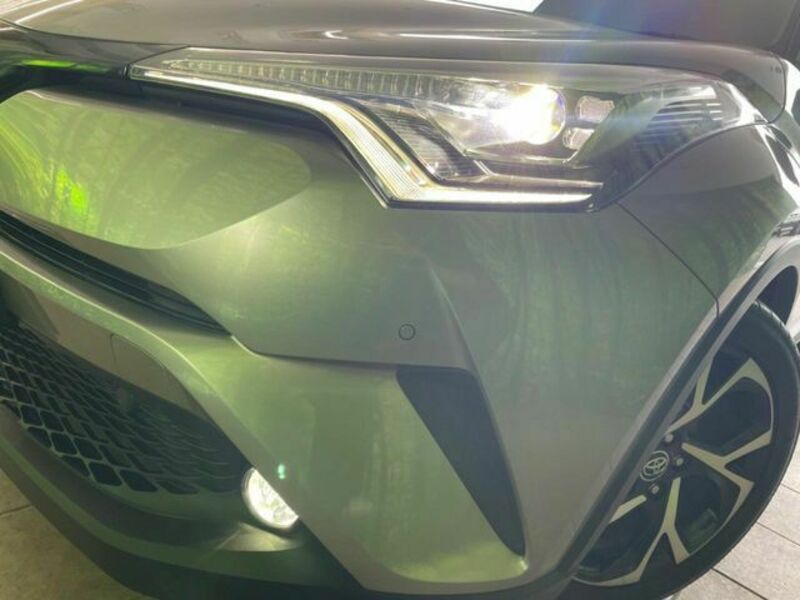 C-HR-11