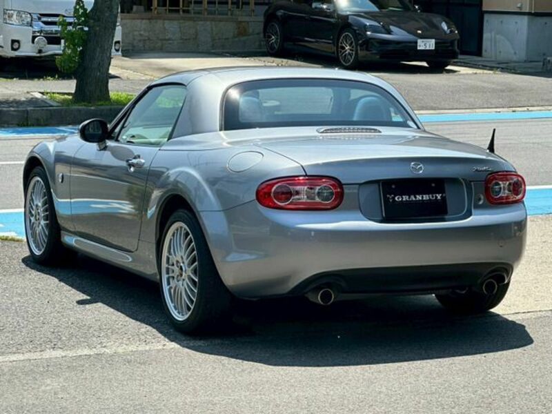 ROADSTER