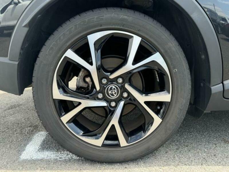C-HR-8