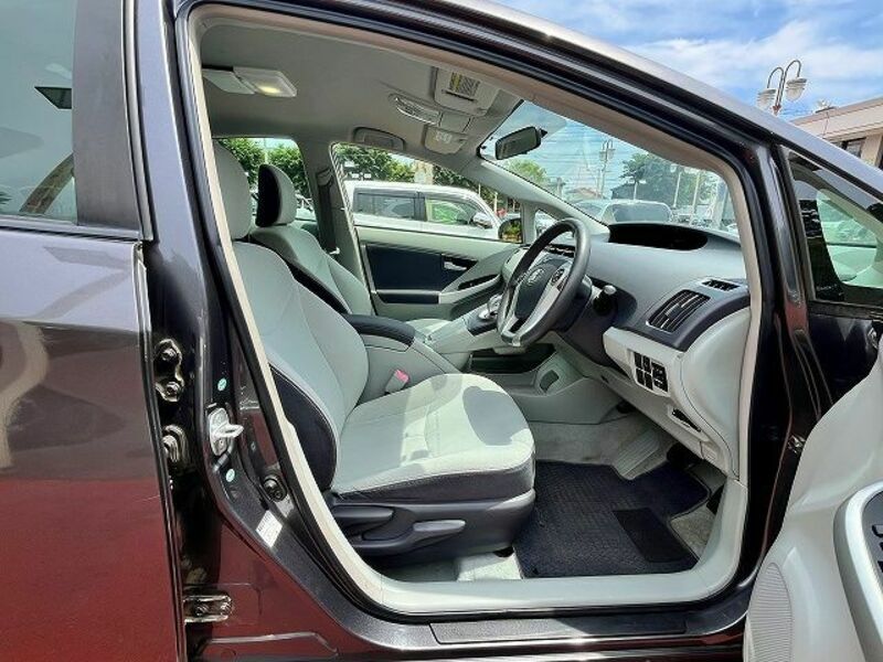 PRIUS-3