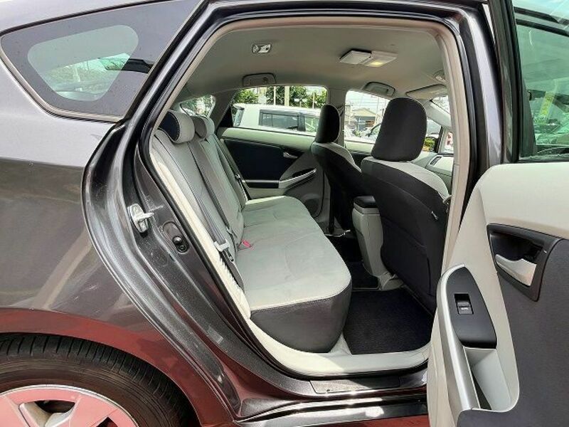 PRIUS-9