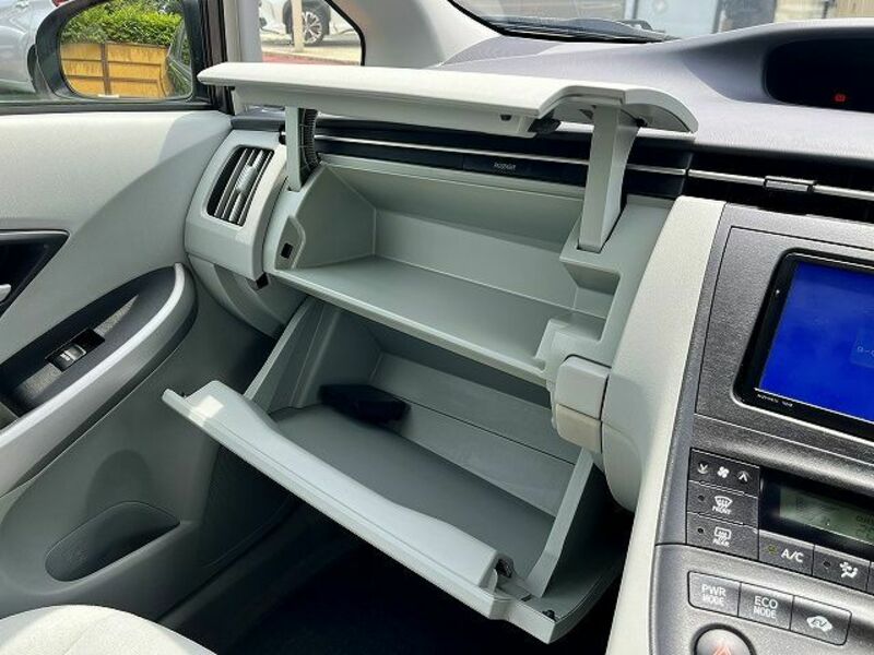 PRIUS-11