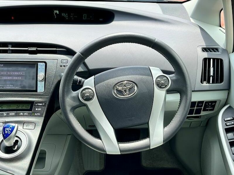 PRIUS-13