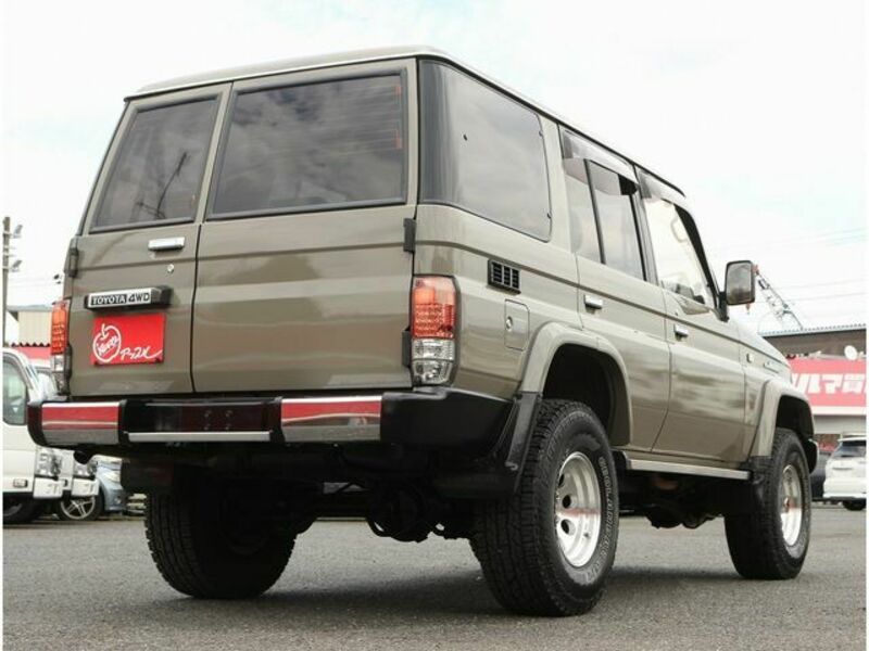 LAND CRUISER PRADO-1