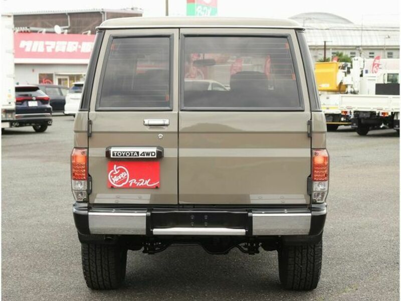 LAND CRUISER PRADO-26