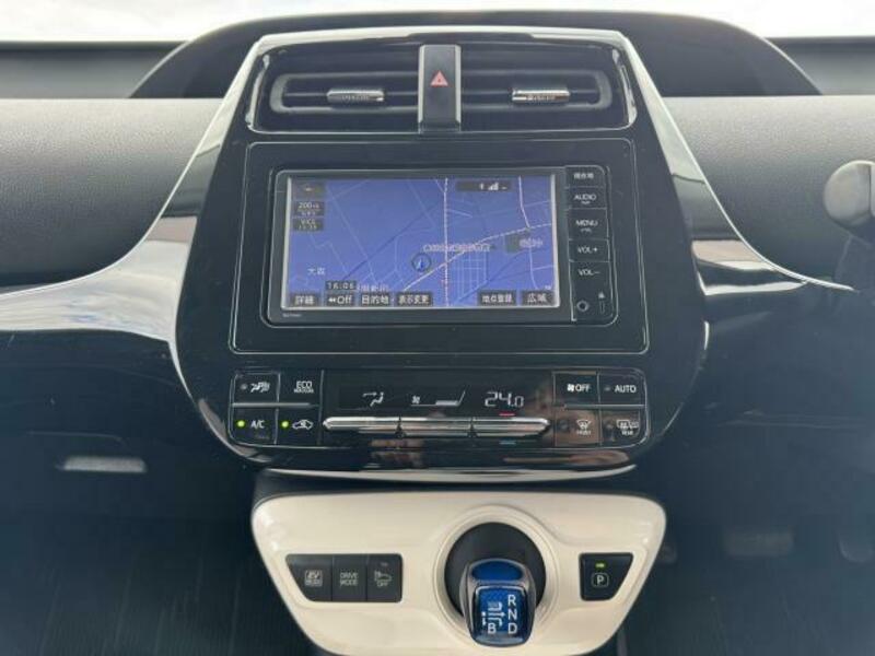 PRIUS-4