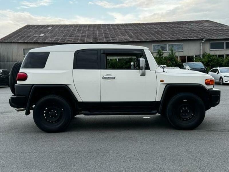 FJ CRUISER-16