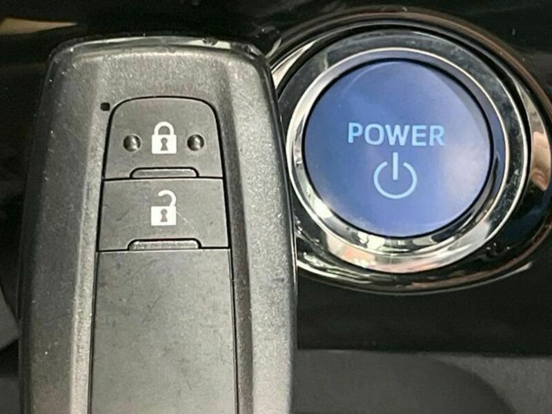 PRIUS-8
