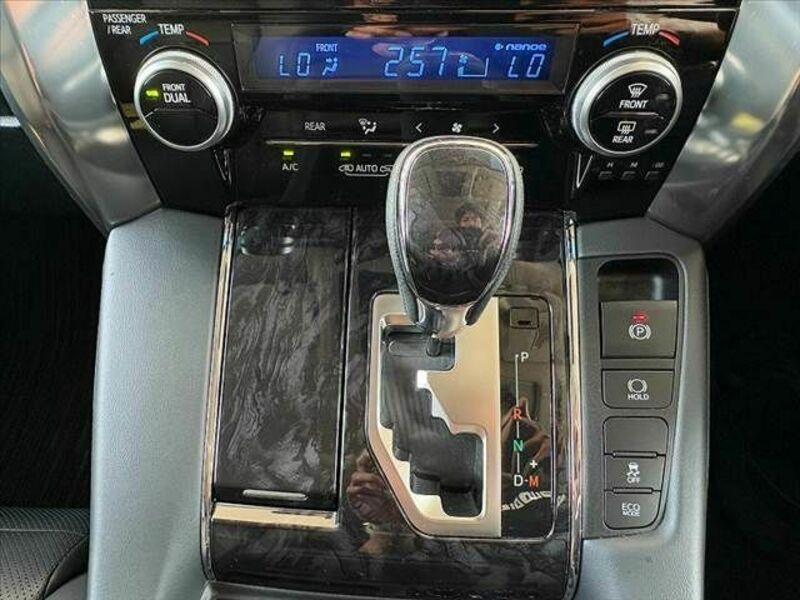VELLFIRE-29