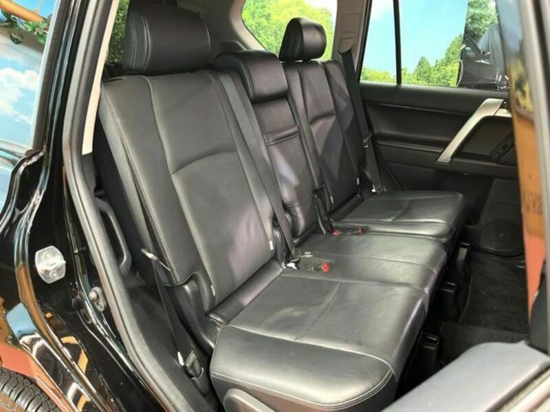 LAND CRUISER PRADO-12