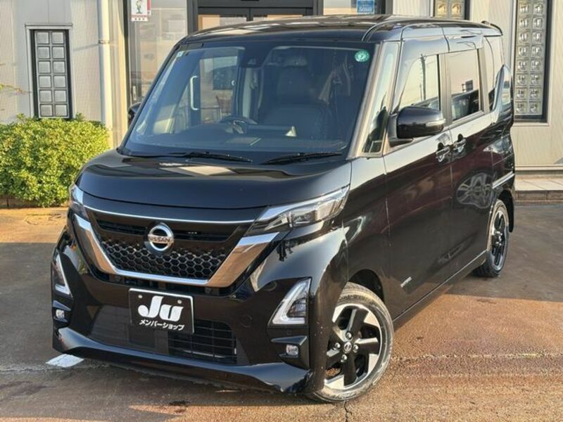 NISSAN ROOX