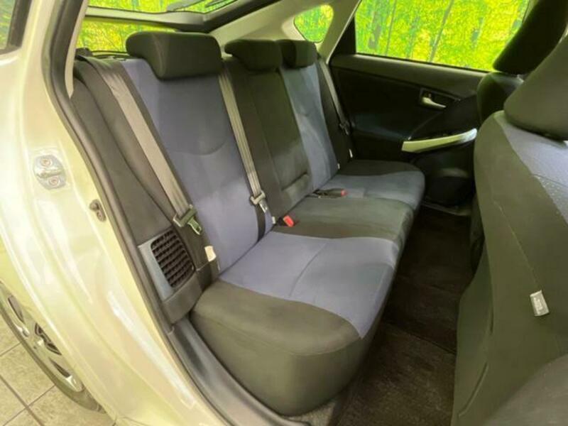 PRIUS-8