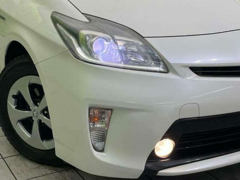 PRIUS-11